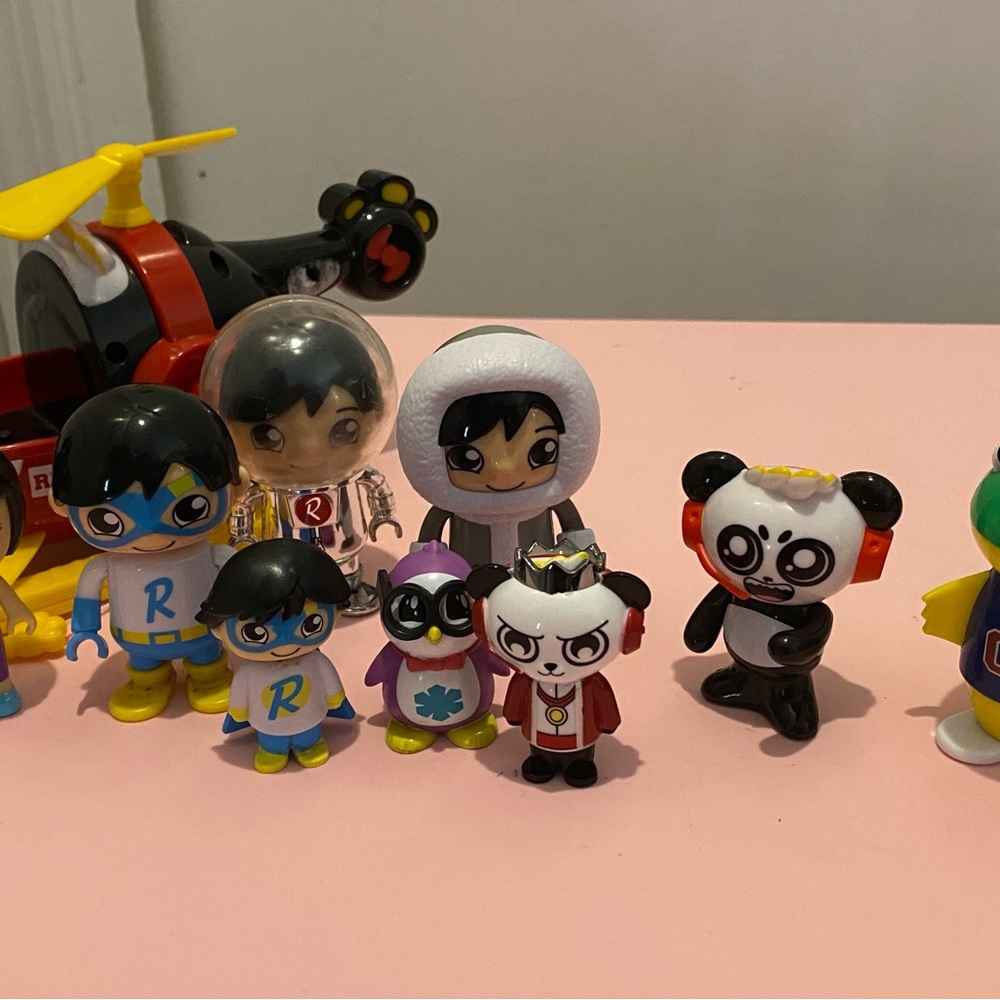 Ryan’s World Helicopter and Lot